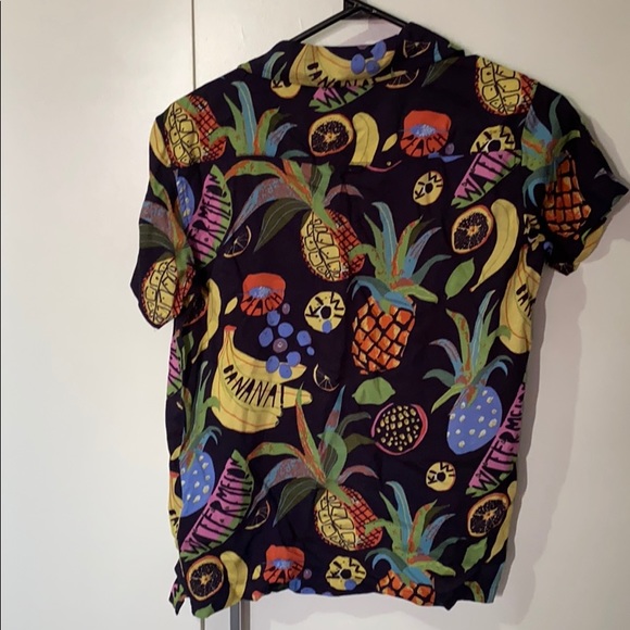 Button up shirt - Picture 2 of 6